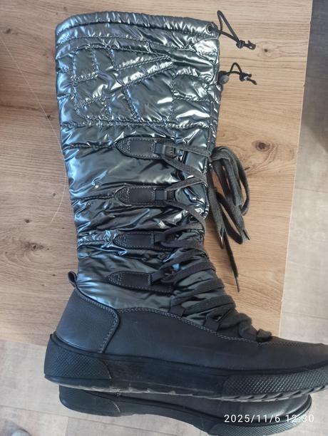 Vyteplené čižmy, 39