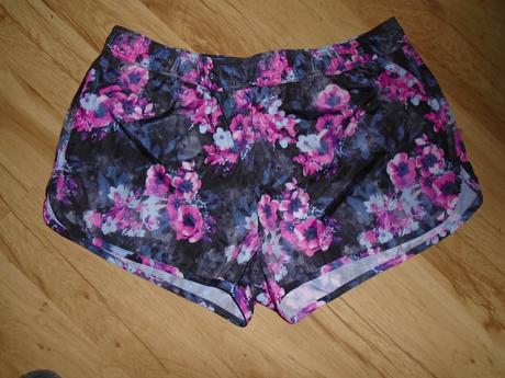 Super kratasy 44/46, next,44