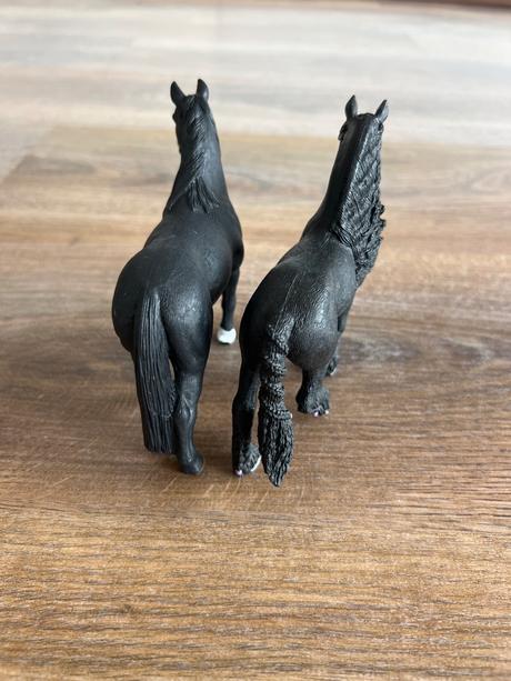 Schleich čierne kone, 