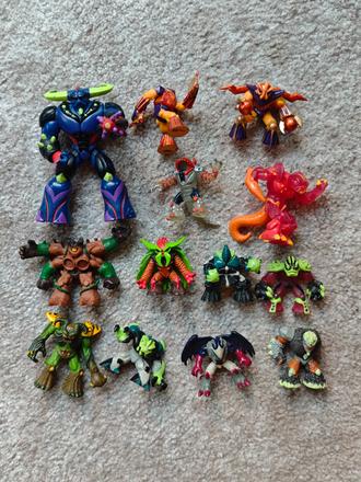 Gormiti 13 figuriek, 