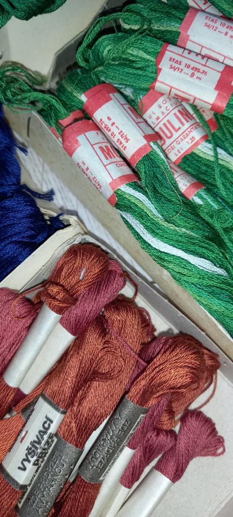 Bavlnky na vyšívanie,