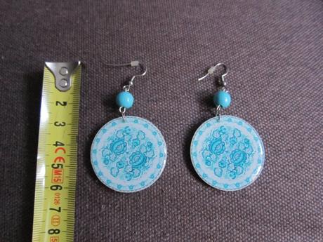 Nausnice bielo-tyrkysove, 