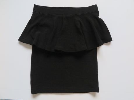 Elegantná čierna peplum sukňa puzdrový stri, bershka,s