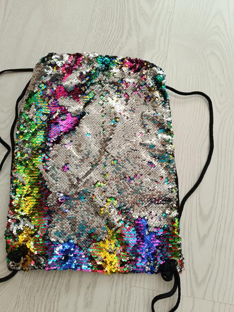 Vrecko s premieňacimi flitrami,