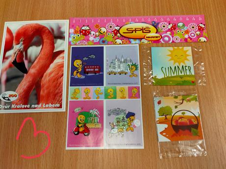 Darujem samolepky, pravítka,obrázky..atd,