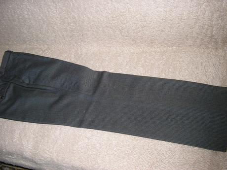 1210. hnedý oblek, s