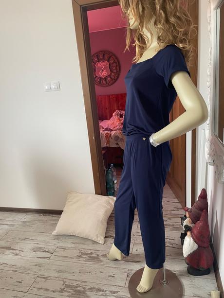 Overal amnesia by eva prokai, l