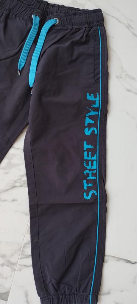 Športové nohavice, 128