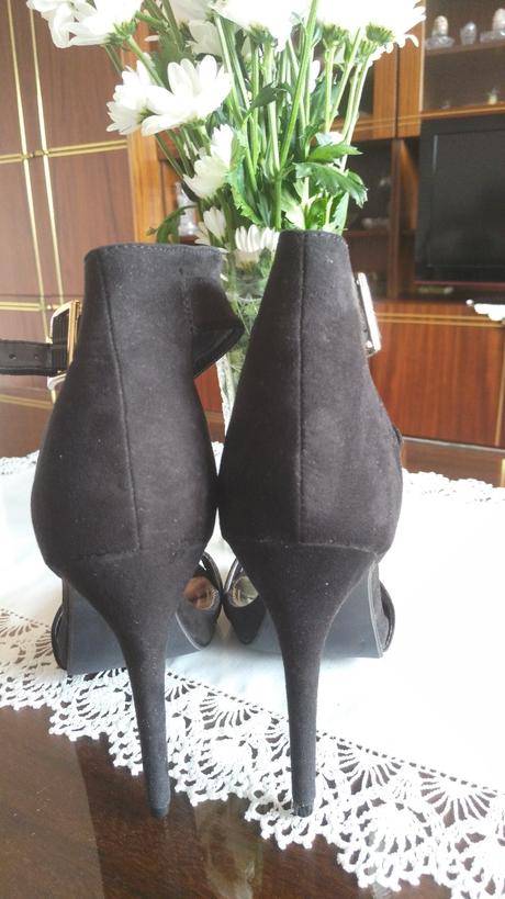 Spoločenské sandálky, 38