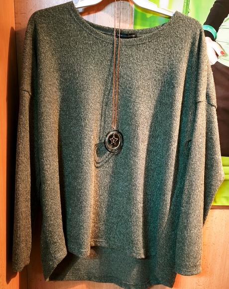 Dámsky svetrík s ozdobou, 38 - xxl