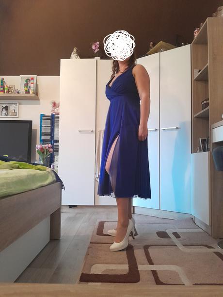 Spolocenske trblietave šaty, 40