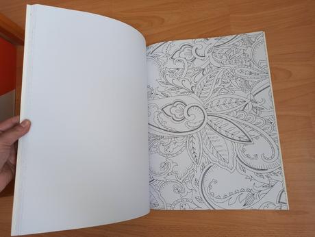 Enormous colouring book for adults, 