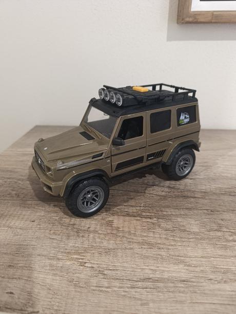 Auto džíp na kemping, 