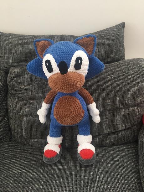 Ježko sonic, háčkovaný, 