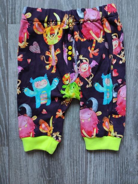 Trojštvrťové nohavice top stav, 92