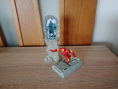 Postavičky avengers iron man a kapitán america,