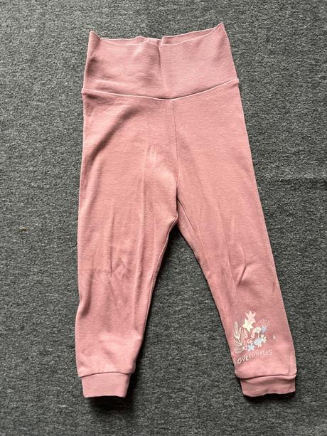 Tenšie tepláky s vyšším pásom, lupilu,86