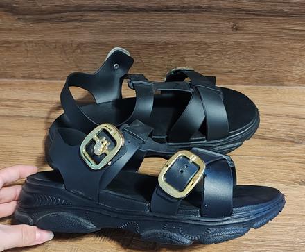 Sandalky top stav, 39