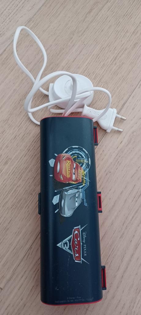 Detská elektrická kefka s obalom, 