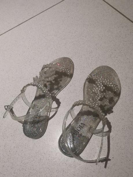 Sandalky scaviola, 38