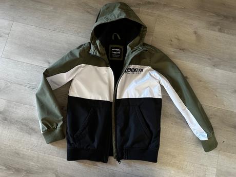 Prechodná vetrovka 146/152, chapter young,146