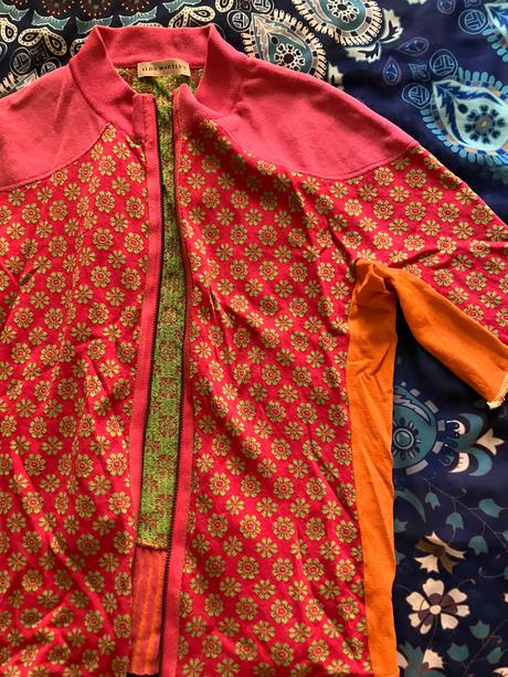 Farebný svetrík s krátkym rukávom, 38