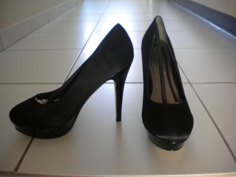 Čierne saténové lodičky, 39