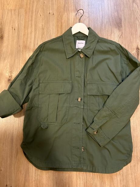 Košeľa /tenka bundička, bershka,s