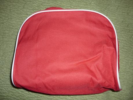 Cervena kozmeticka taska, 