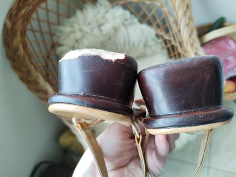 Zlaté sandálky, 40