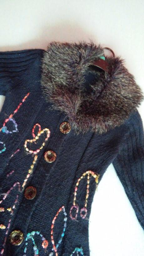 Jedinecny svetrik s kozusinkou, m