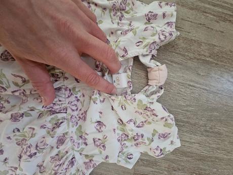 Saty s kvietkami, 98