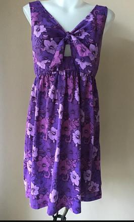Letné fialové šaty, l