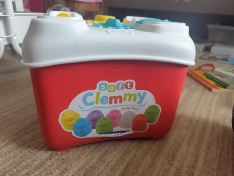 Gumené kocky v krabici, 