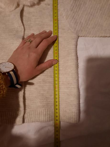 Krasny svetrík s chlpatym golierom, f&f,122