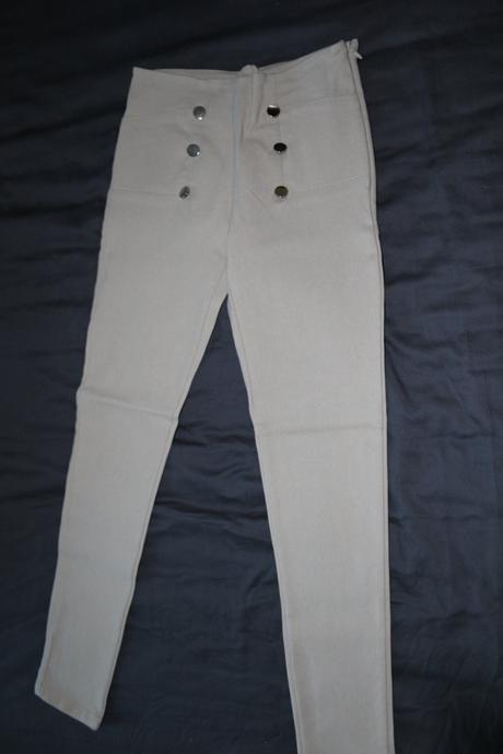 Béžové nohavice, 146