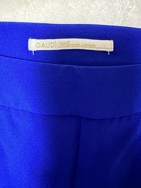 Kráľovský modrý nohavicový kostým zn. gaudi it 44, l / m