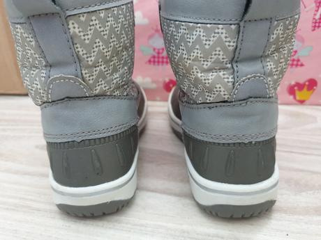 Sivé snehule, lupilu,25