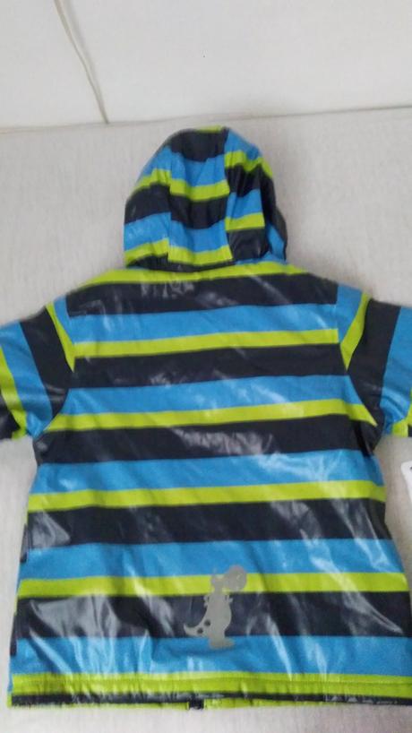 3385. vetrovka znač. neprem.s kapucňou, lupilu,110