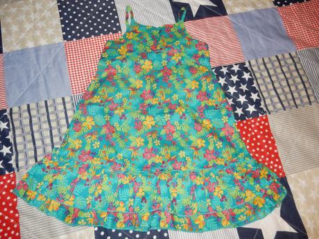 Kvietkované šaty, palomino,110