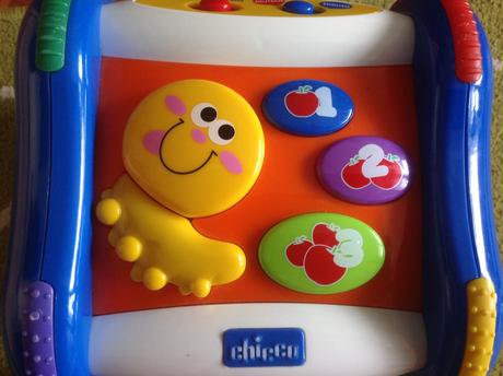 Učiacia kocka chicco aj/nj,