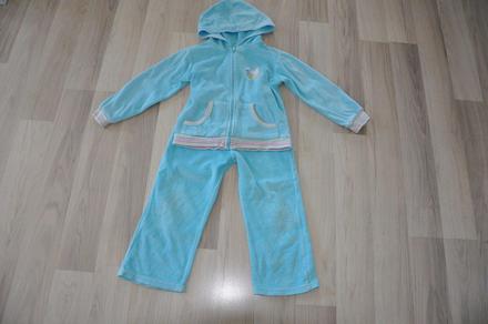 Teplakova velurova suprava, 98