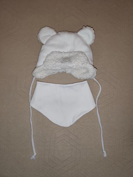 Čiapka a nákrčník, 56