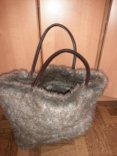 Kožušinová kabelka.,