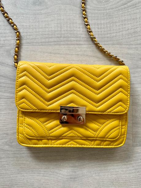 Kabelka, stradivarius