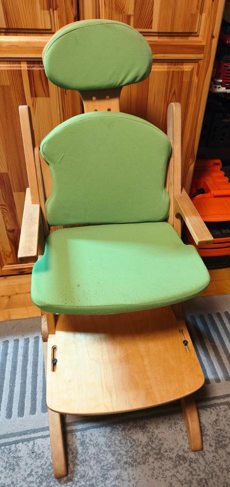 Rastúca stolička drevená, 