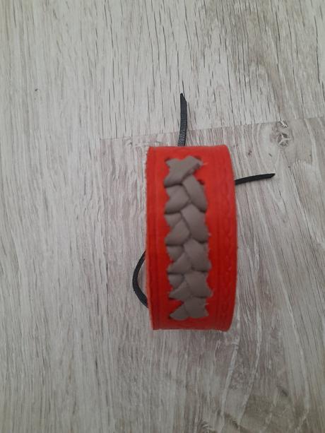 Náramok z pravej kože,