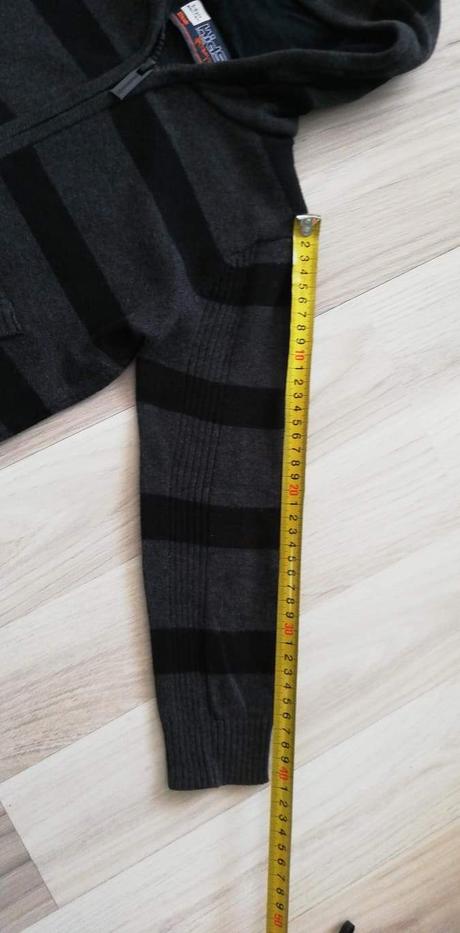 Sveter na zips resrved, reserved,116