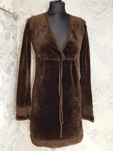 Luxusne velurove šaty, 36