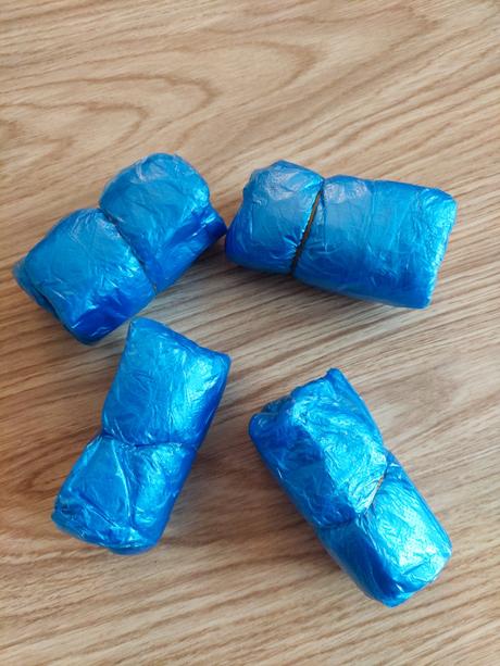 Jednorazove plastove navleky na topanky, 